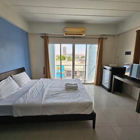 Ban Rong Khoei Si Fah At Bangsaen Hotel מראה חיצוני תמונה