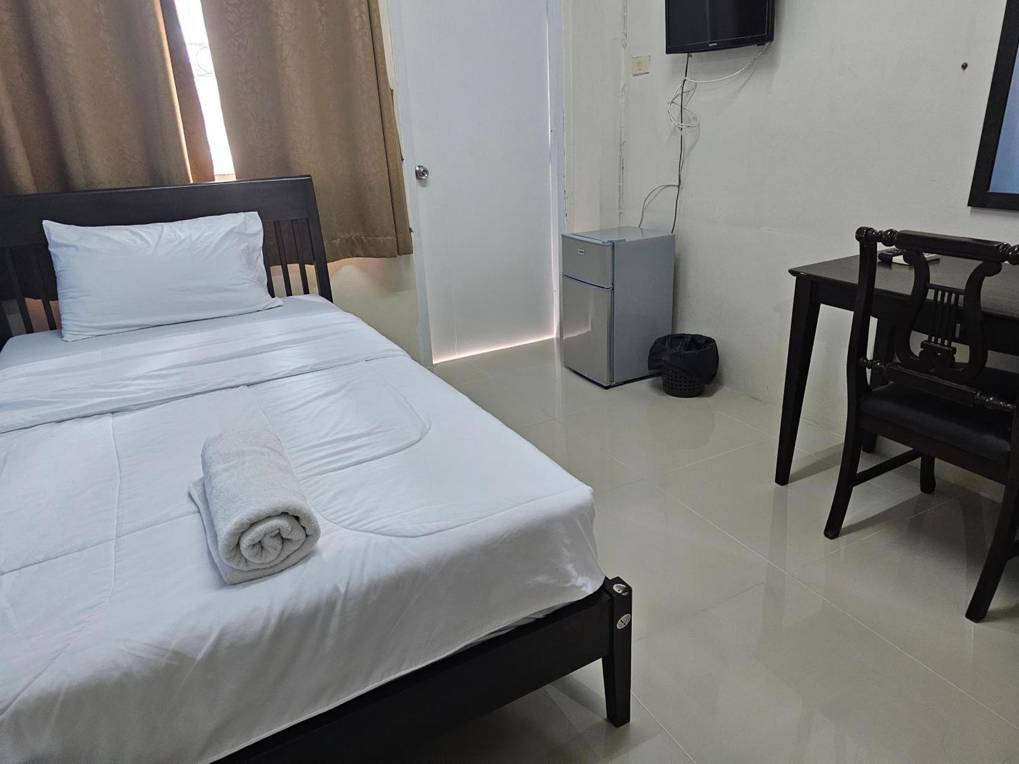 Ban Rong Khoei Si Fah At Bangsaen Hotel מראה חיצוני תמונה